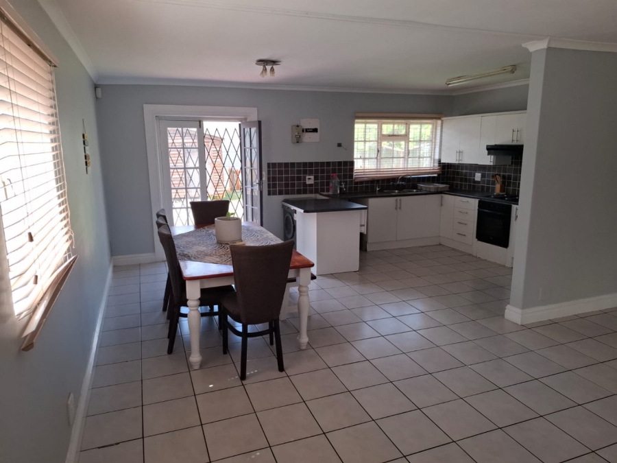 To Let 3 Bedroom Property for Rent in Gordons Bay Central Western Cape